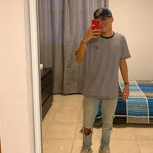 Meet your Posher, Derek